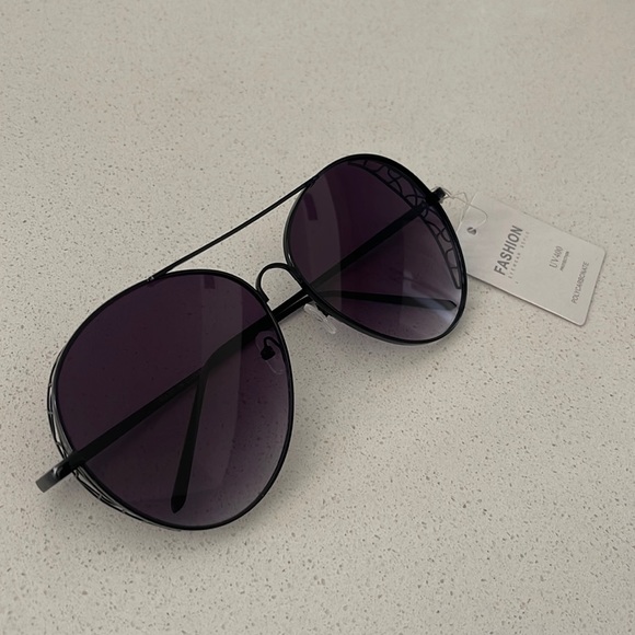 NWT Black Ombré Smoke Lense Metal Oversized Aviators - Picture 1 of 3